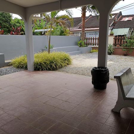 Desa Kemboja Homestay Pantai Cenang  Kültér fotó
