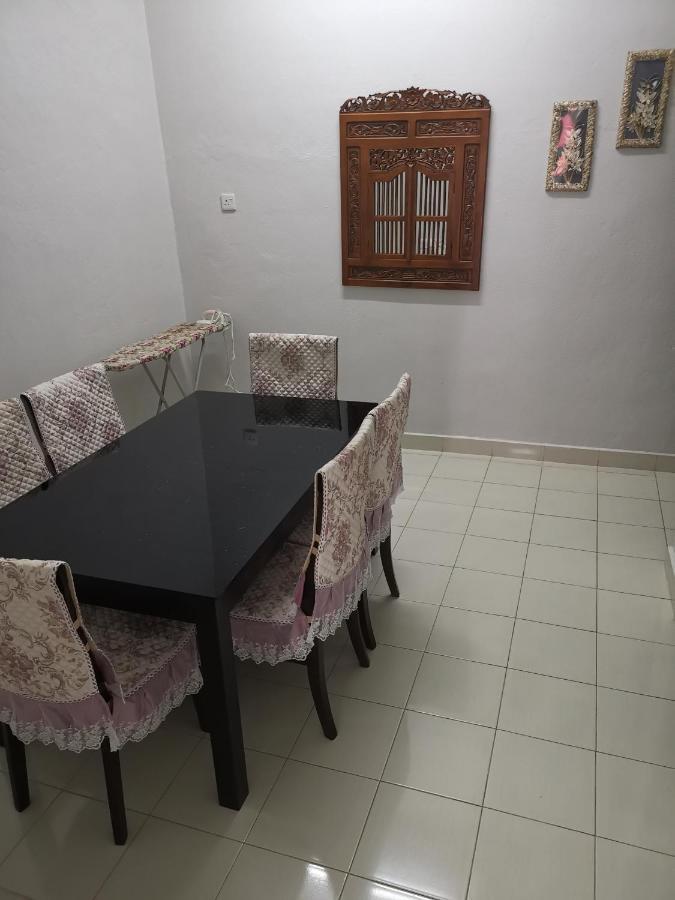 Desa Kemboja Homestay Pantai Cenang  Kültér fotó